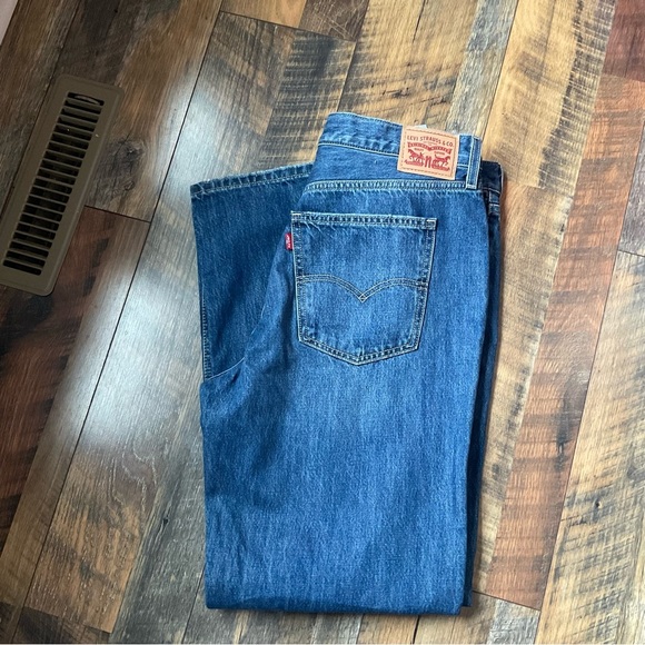 Levi's Women's Blue Distressed Jeans - Picture 2 of 11